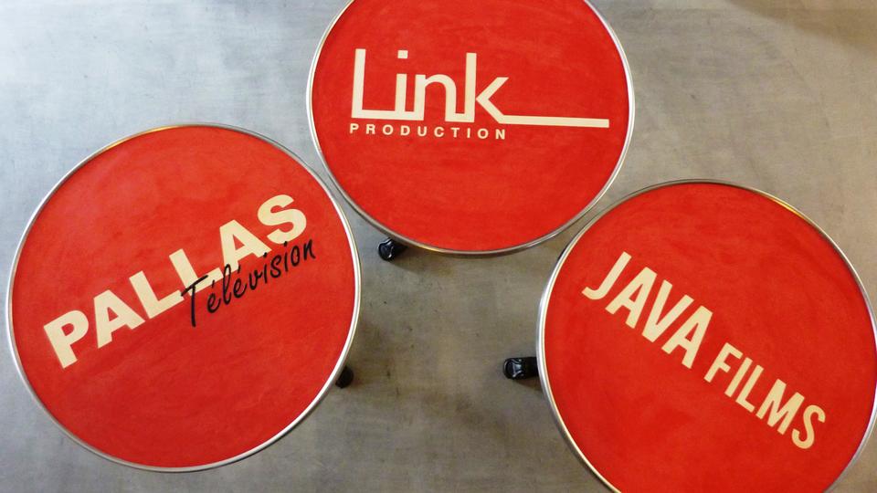 Tables Bistrot réalisées sur-mesure pour les productions de Mac Lesggy