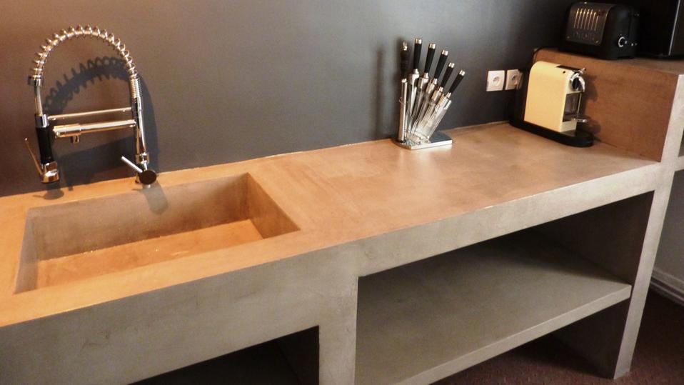 Mobilier sur mesure design en béton ciré décoratif Désign de Une Fabriquer table cuisine