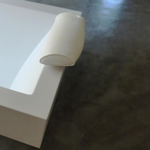 sol-resine-pour-salle-de-bain-design-beton-cire-revetement-moderne-les-betons-de-clara-oise-centre-essonne